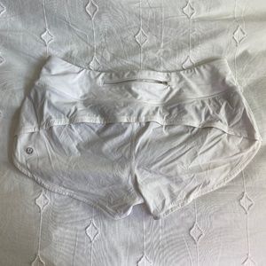Lululemon Speed Up shorts in white, Sz 6